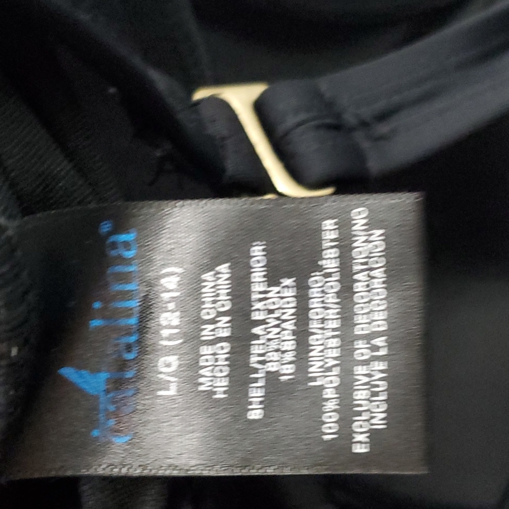 One piece black bathing suit - Picture 4 of 4